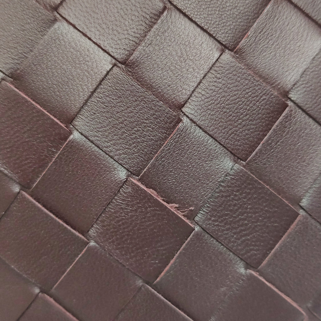 Bottega Veneta Round Rim Clutch Burdundy