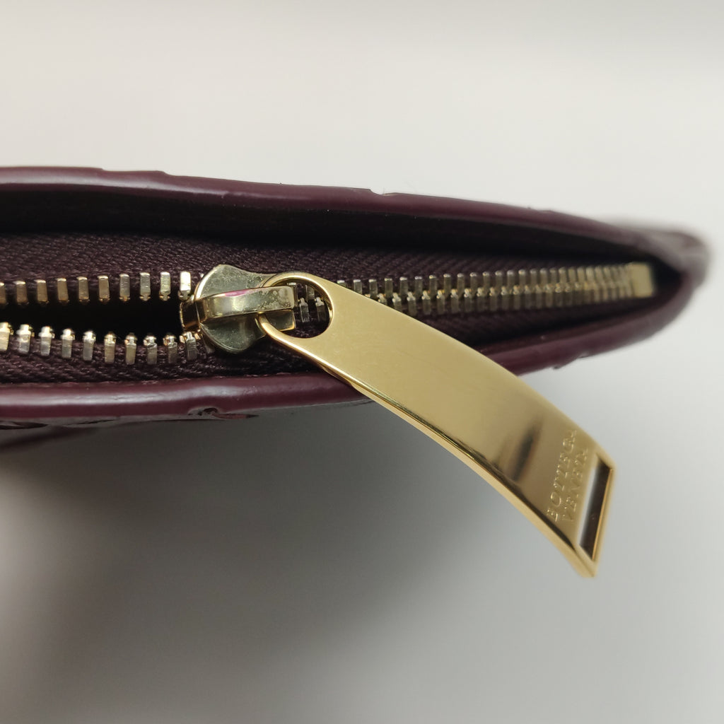 Bottega Veneta Round Rim Clutch Burdundy