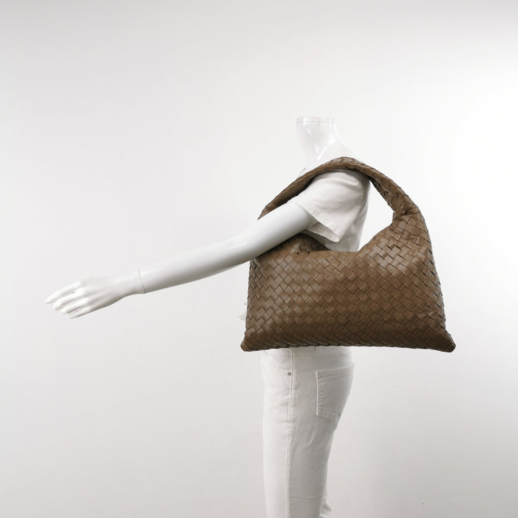 Bottega Veneta Hop Medium Pinecone