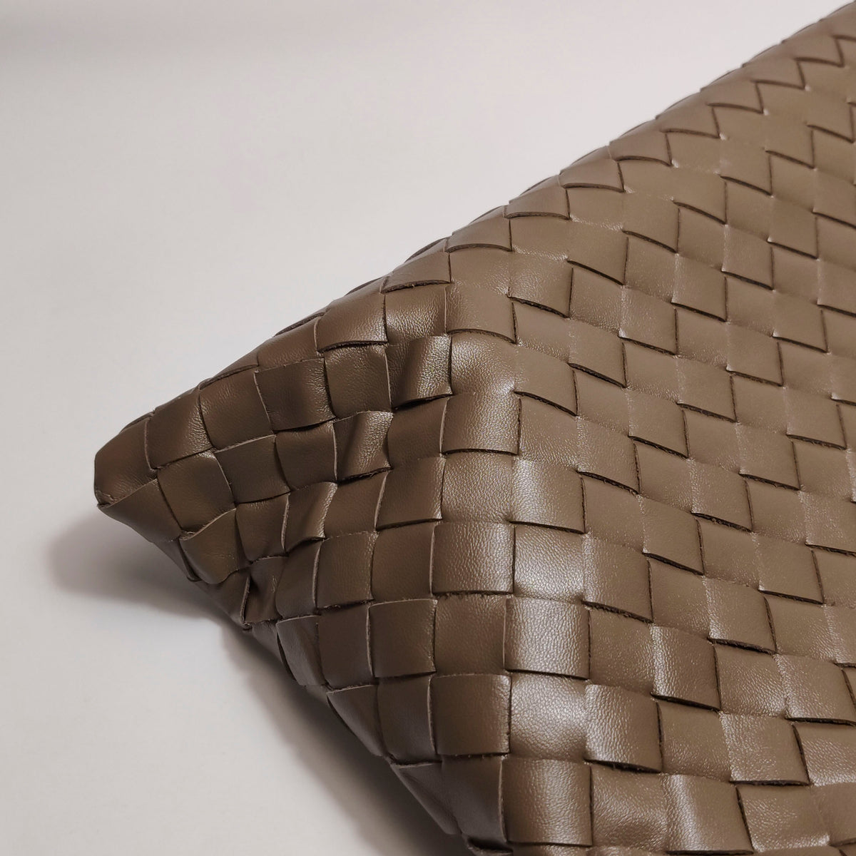 Bottega Veneta Hop Medium Pinecone