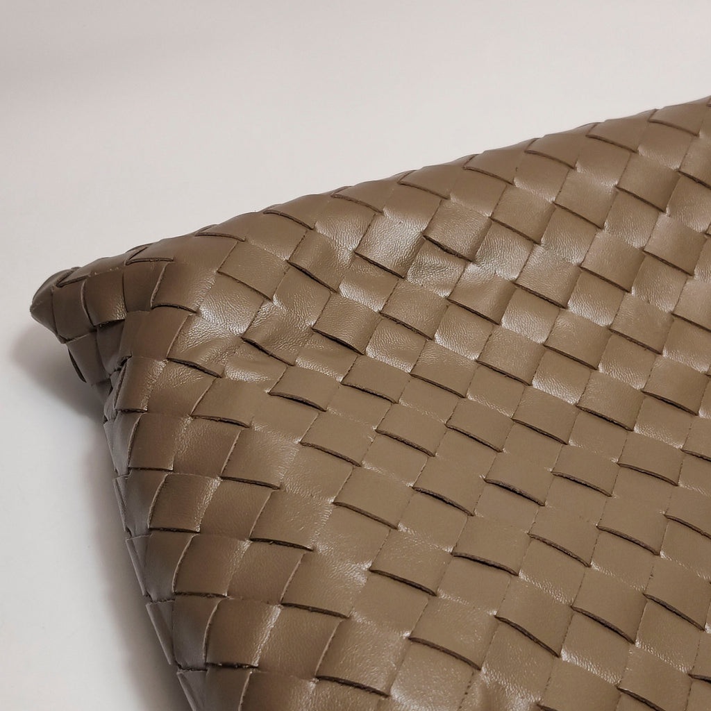 Bottega Veneta Hop Medium Pinecone