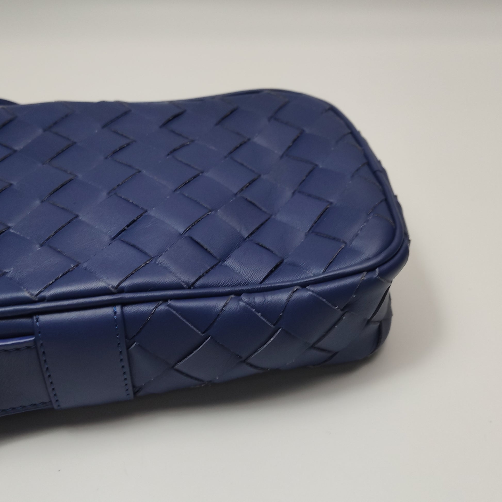 Bottega Veneta Intrecciato Phone Case Crossbody Bag Blue