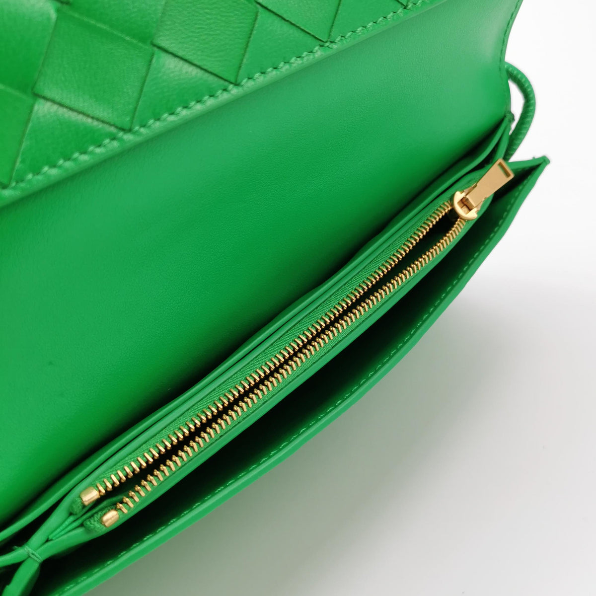 Bottega Veneta Intrecciato Wallet on Strap Parakeet Green