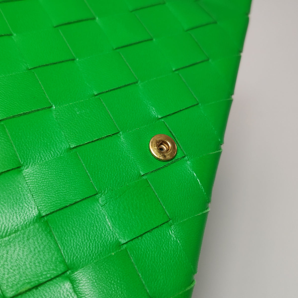 Bottega Veneta Intrecciato Wallet on Strap Parakeet Green