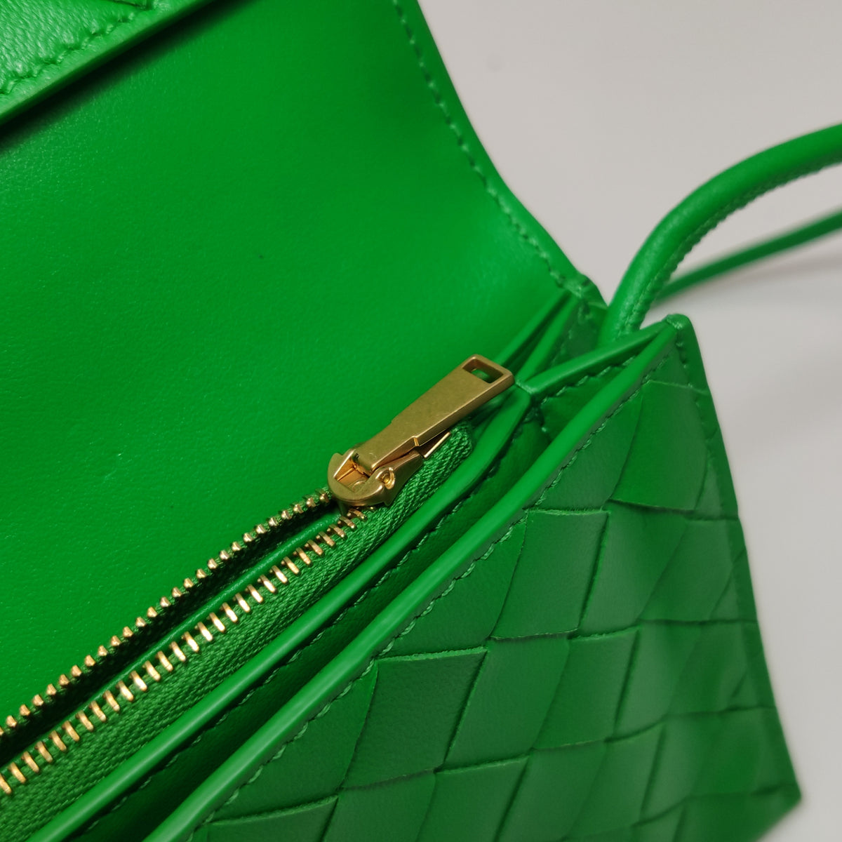 Bottega Veneta Intrecciato Wallet on Strap Parakeet Green