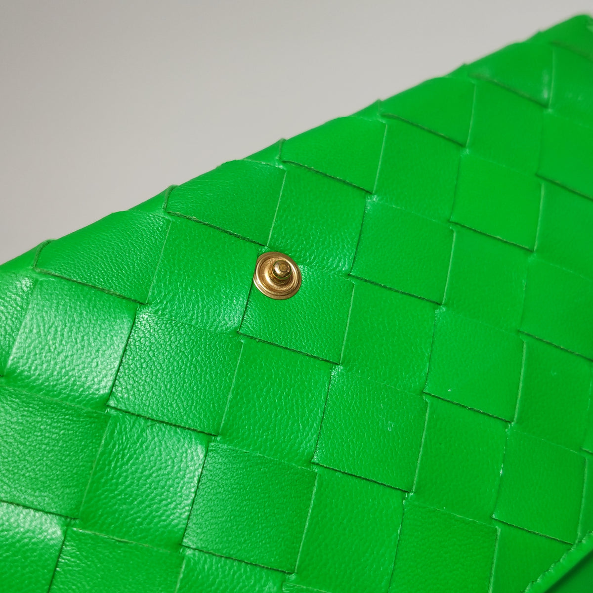 Bottega Veneta Intrecciato Wallet on Strap Parakeet Green