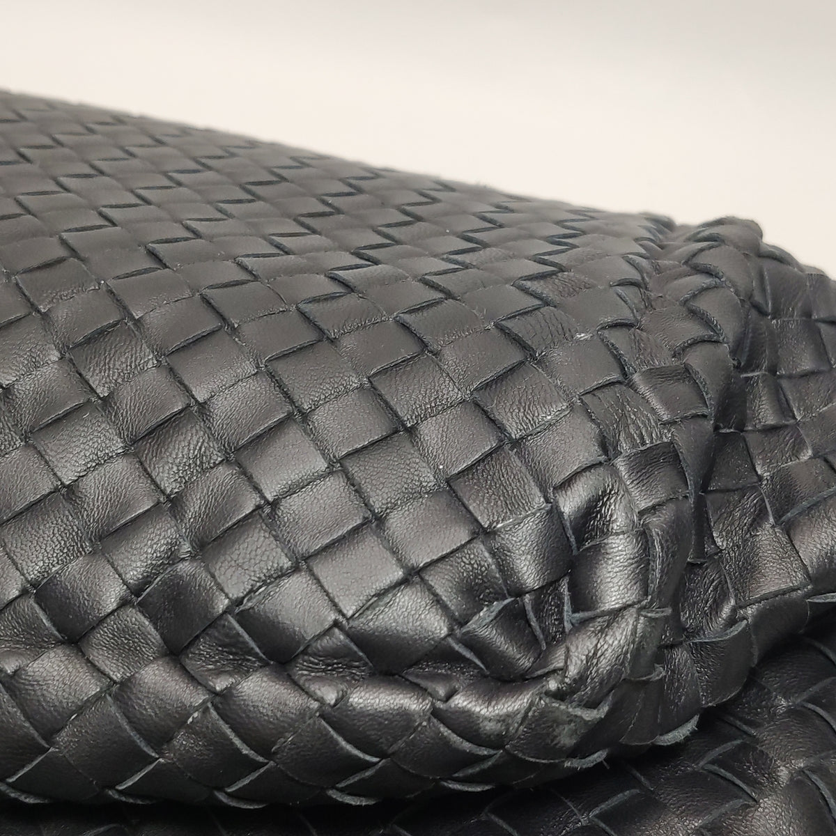 Bottega Veneta Intrecciato Cesta Tote Black