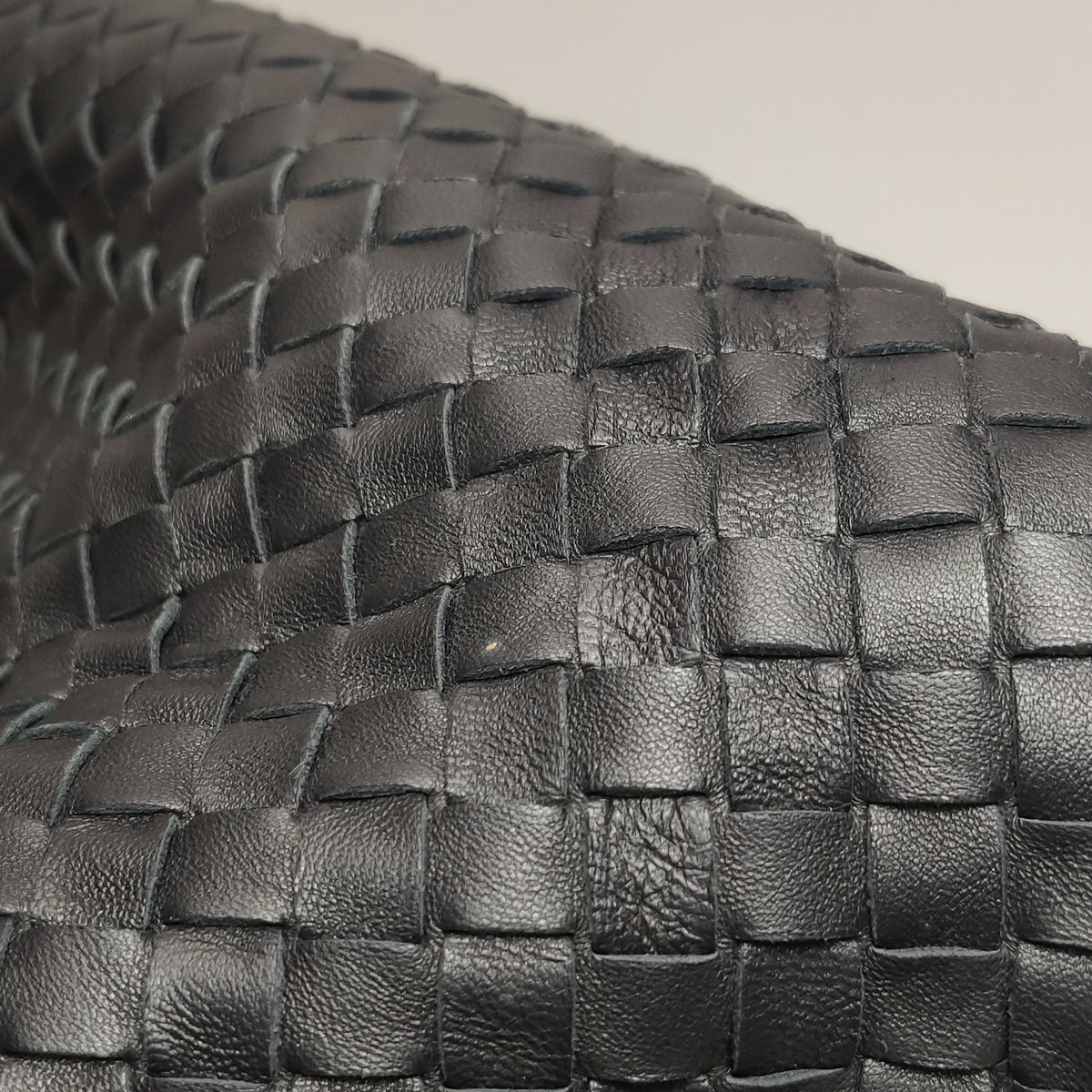 Bottega Veneta Intrecciato Cesta Tote Black