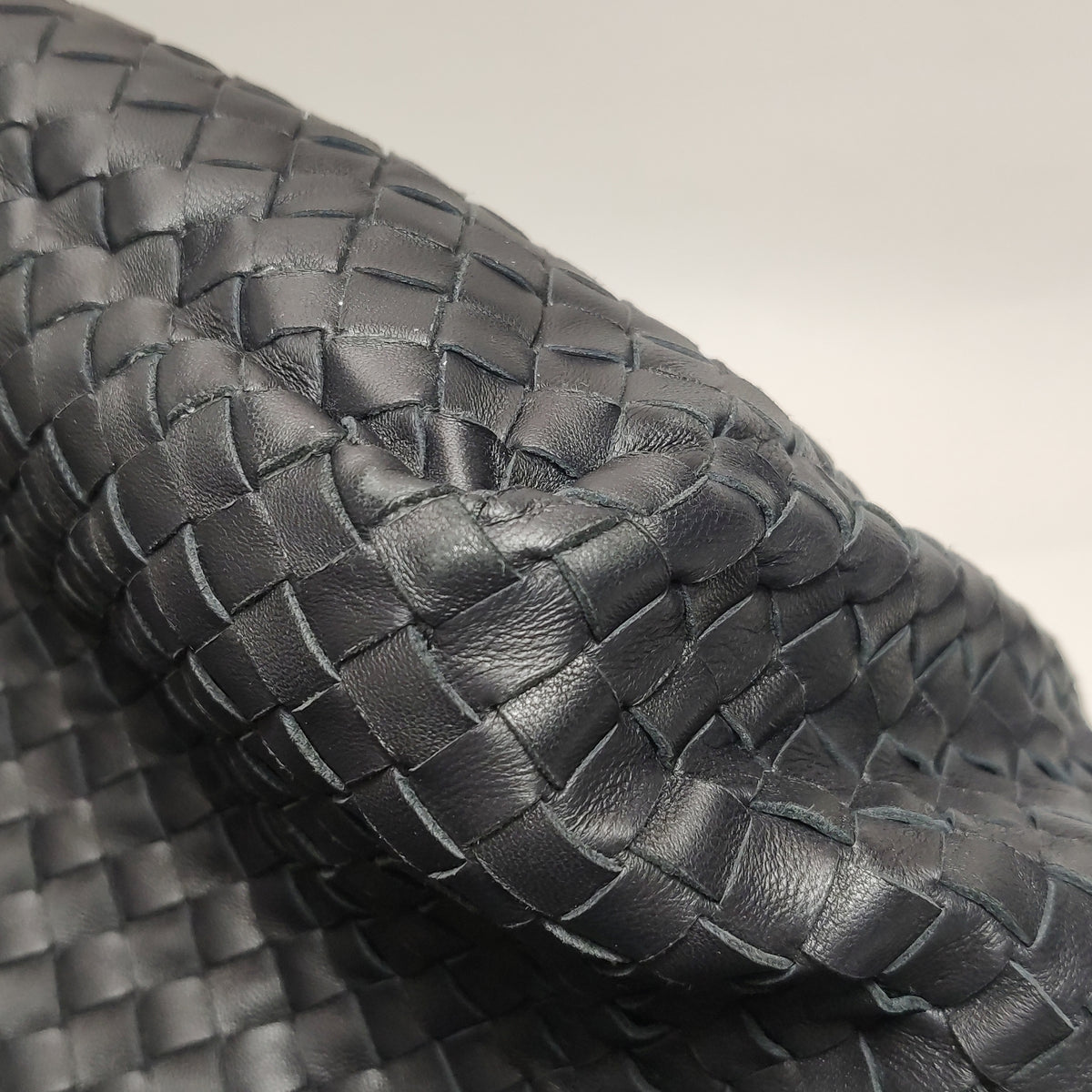Bottega Veneta Intrecciato Cesta Tote Black
