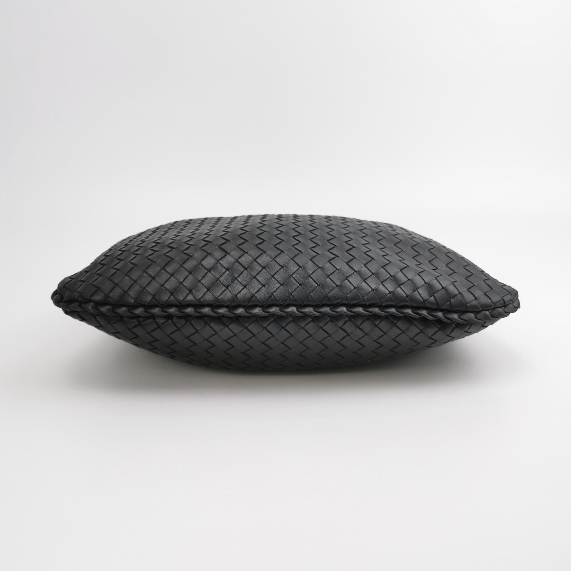 Bottega Veneta Intrecciato Hobo Medium Black