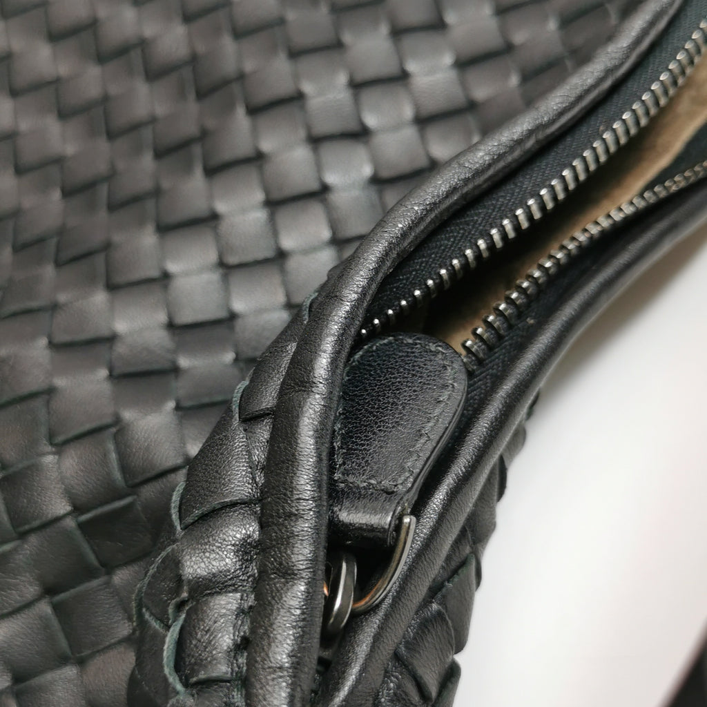 Bottega Veneta Intrecciato Hobo Medium Black
