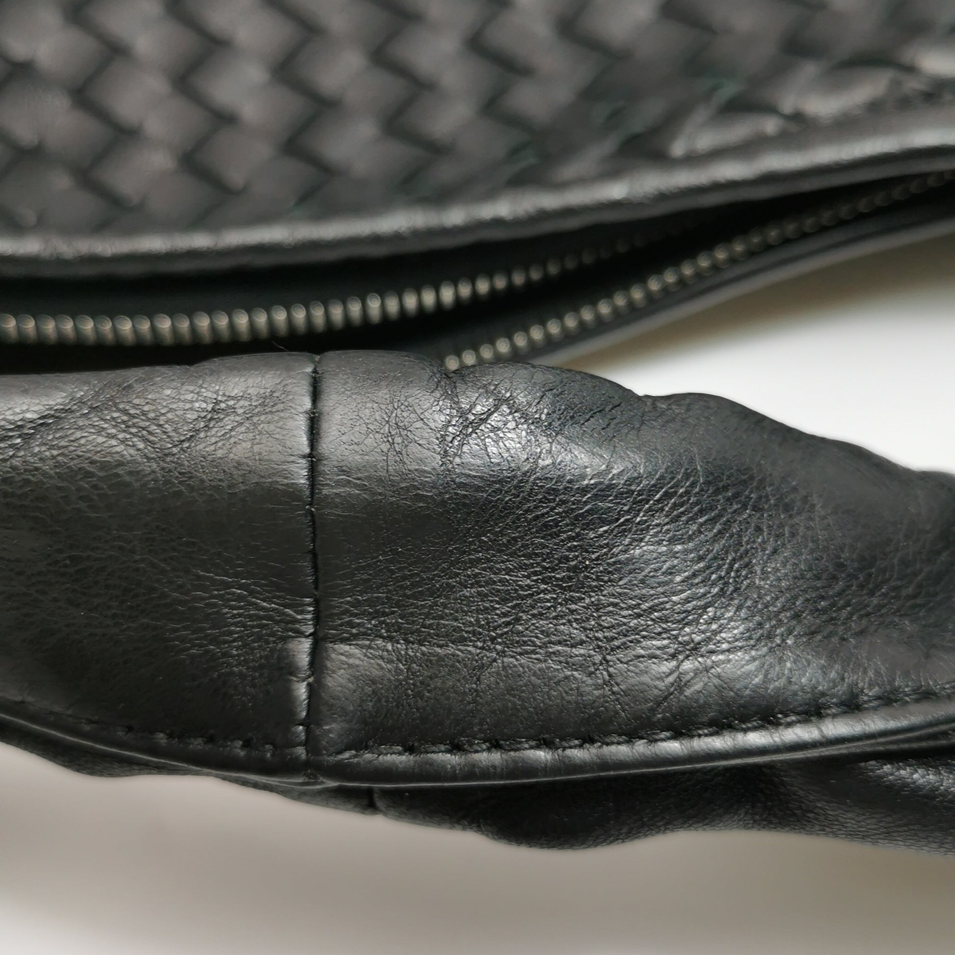 Bottega Veneta Intrecciato Hobo Medium Black