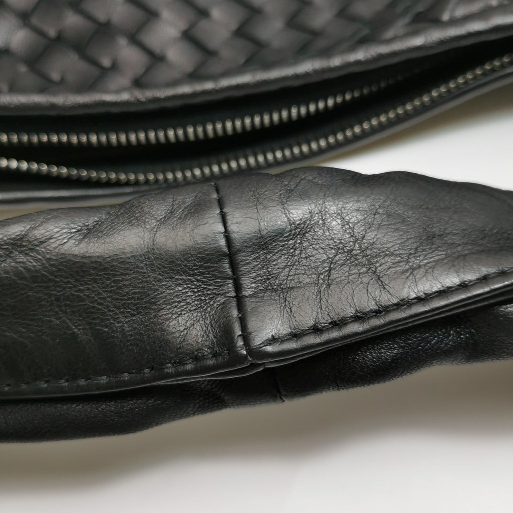 Bottega Veneta Intrecciato Hobo Medium Black