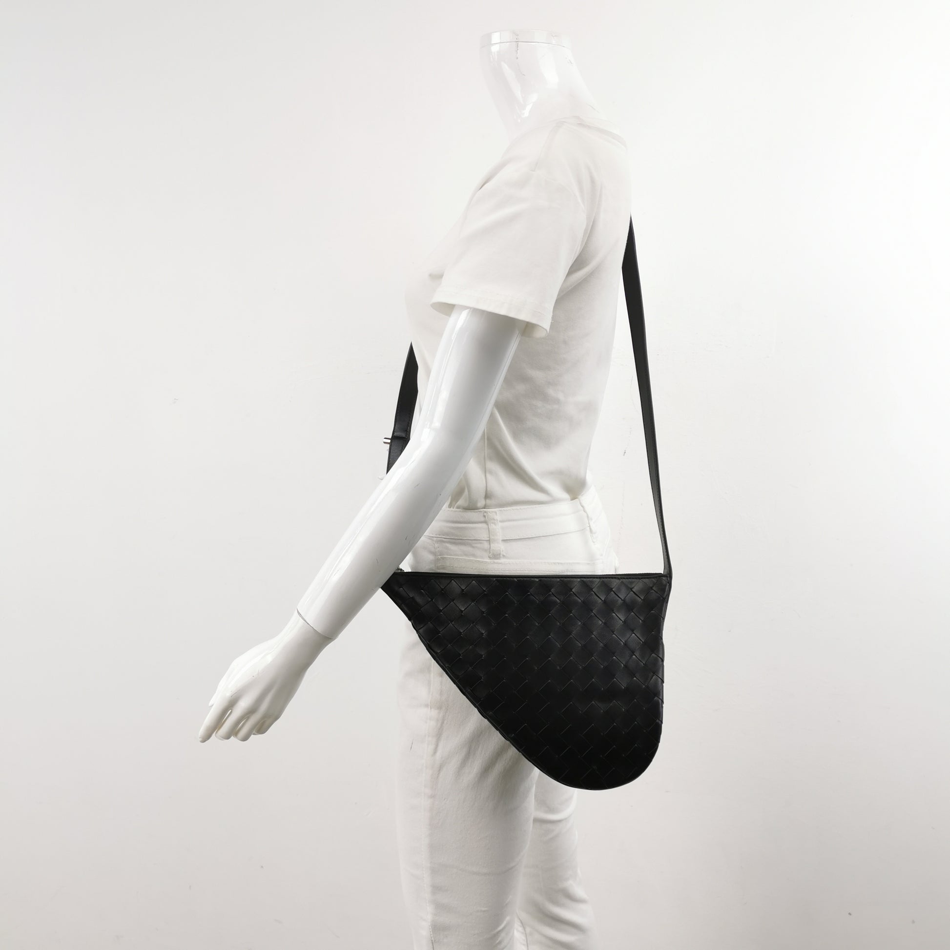 Bottega Veneta Virgule Intrecciato Crossbody Black