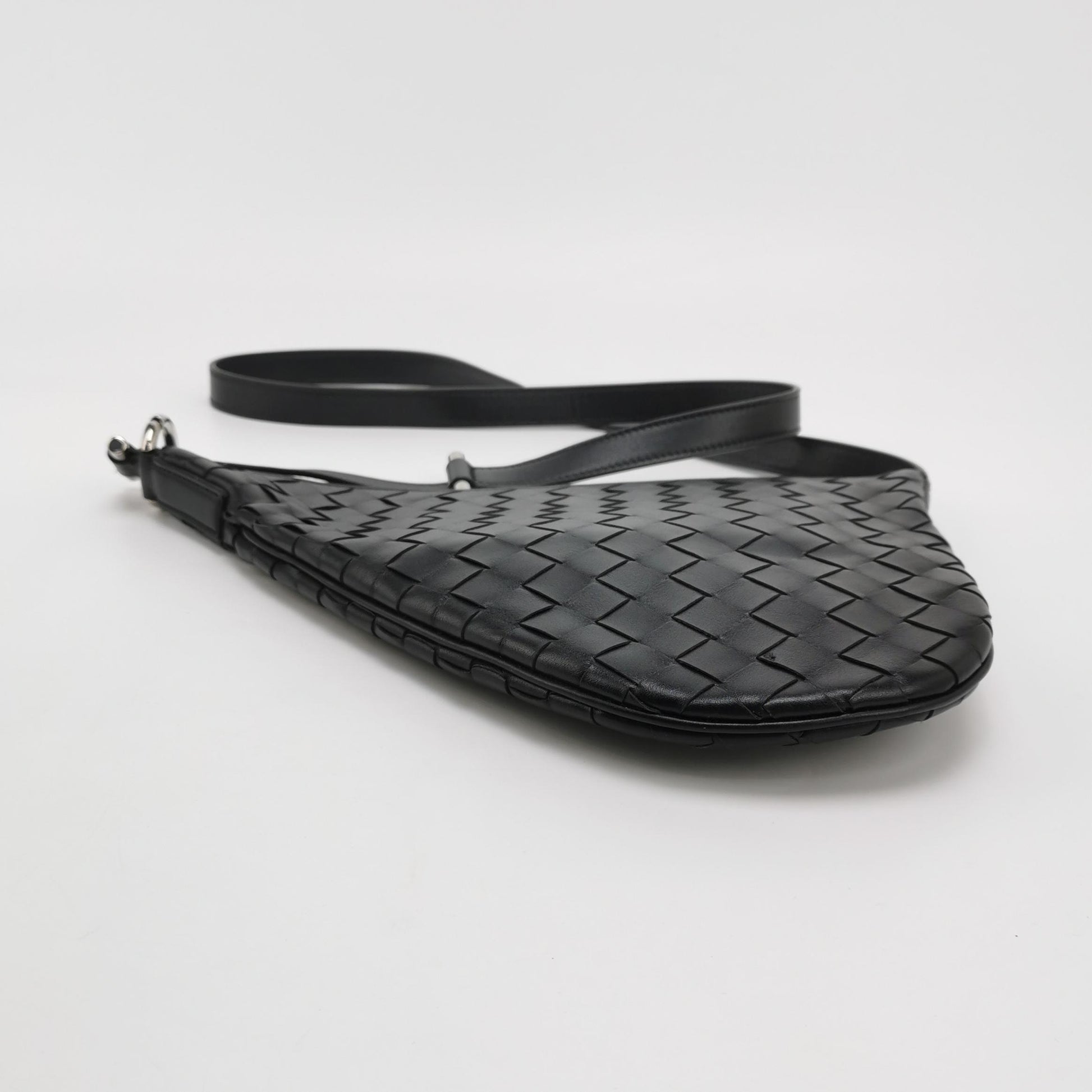 Bottega Veneta Virgule Intrecciato Crossbody Black