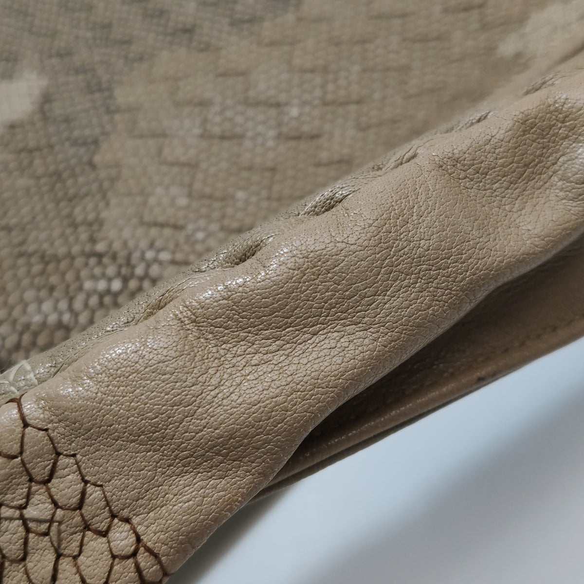Bottega Veneta Safari Ricamato Intrecciato Hobo 45cm
