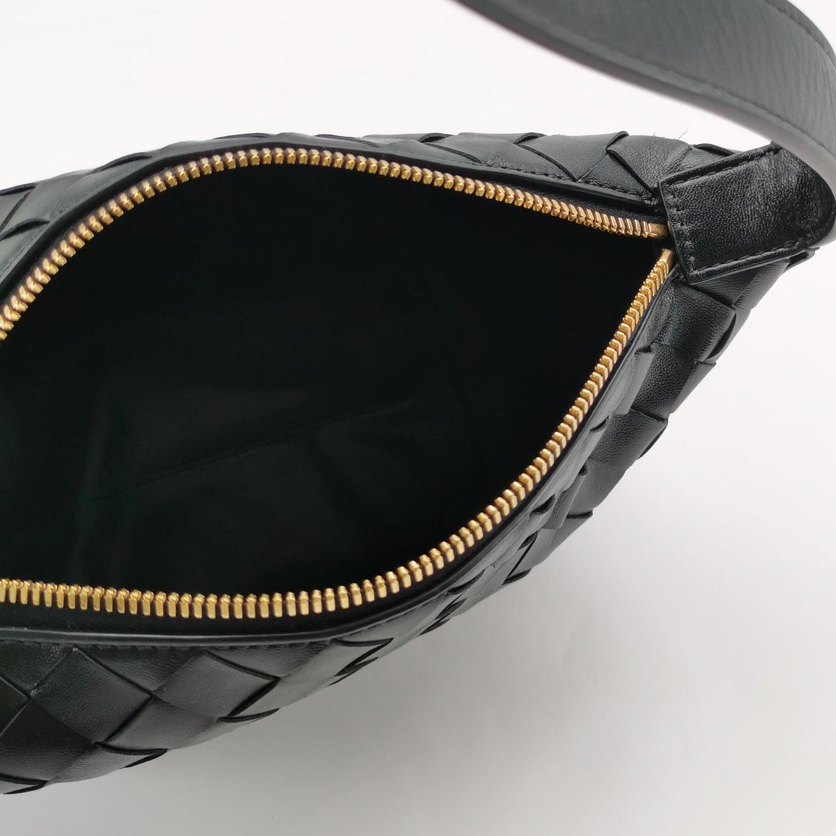 Bottega Intrecciato Wallace Top Handle Black