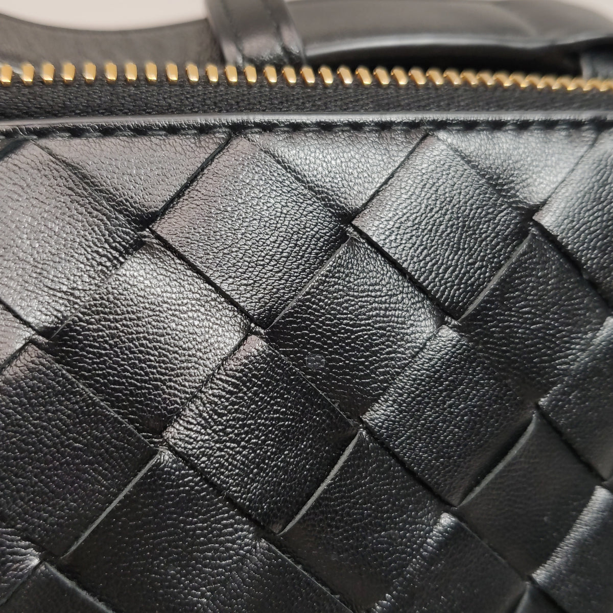 Bottega Intrecciato Wallace Top Handle Black