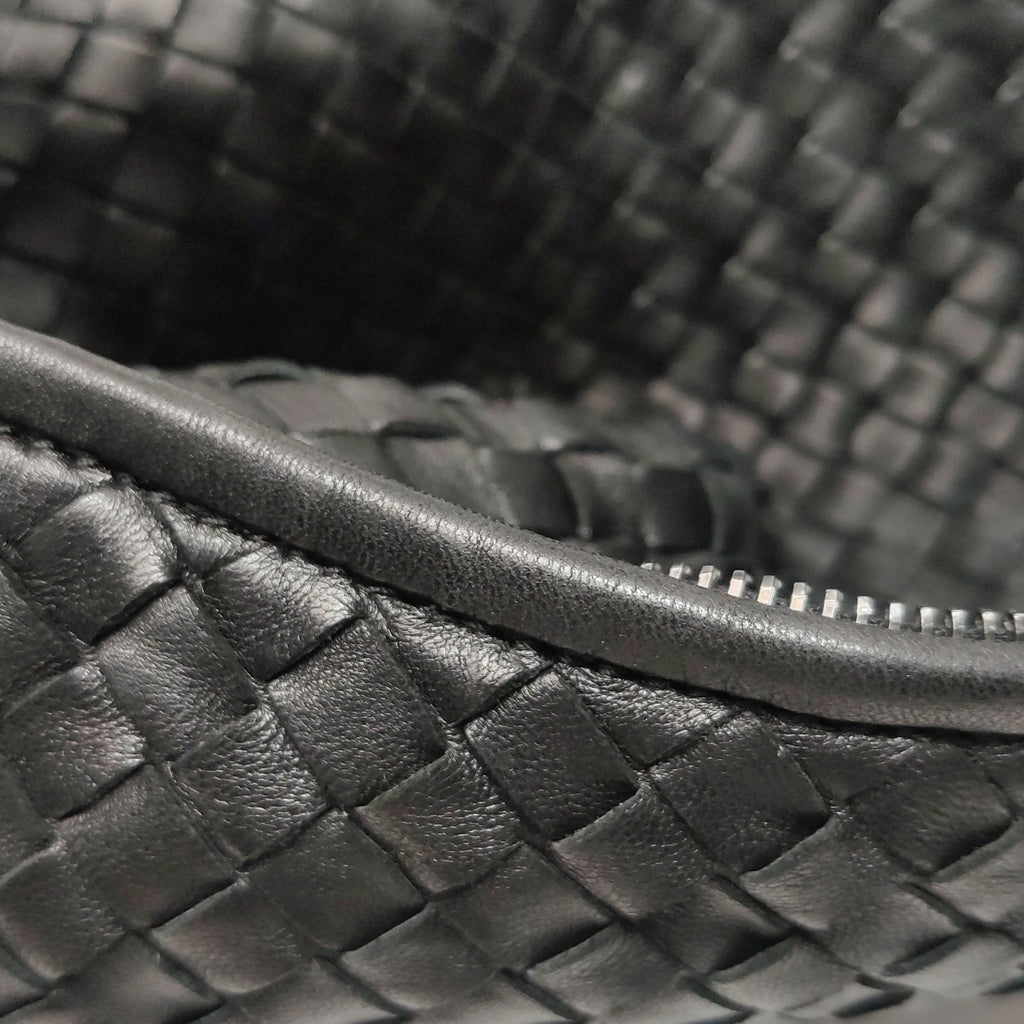 Bottega Veneta Intrecciato Hobo Medium Black