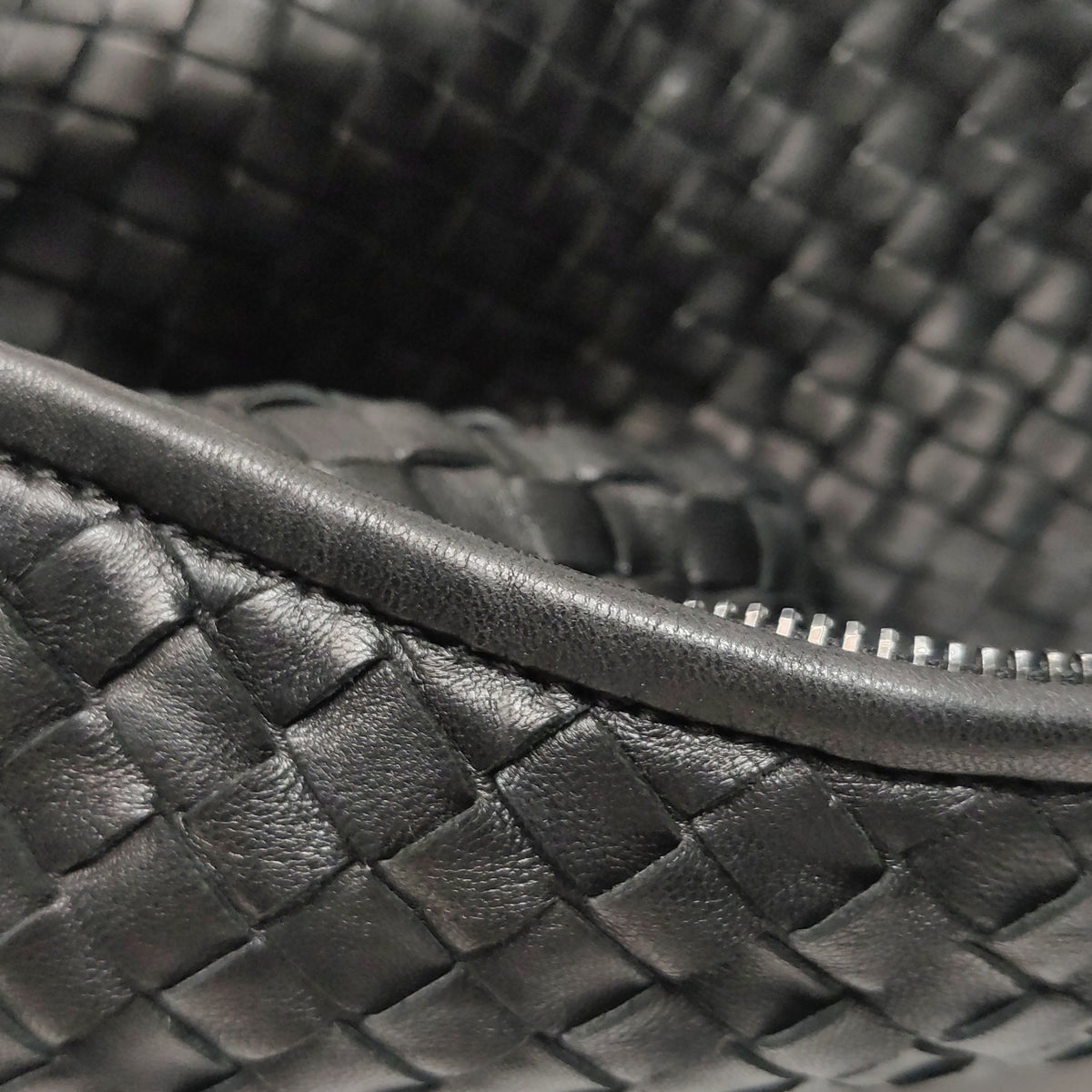 Bottega Veneta Intrecciato Hobo Medium Black
