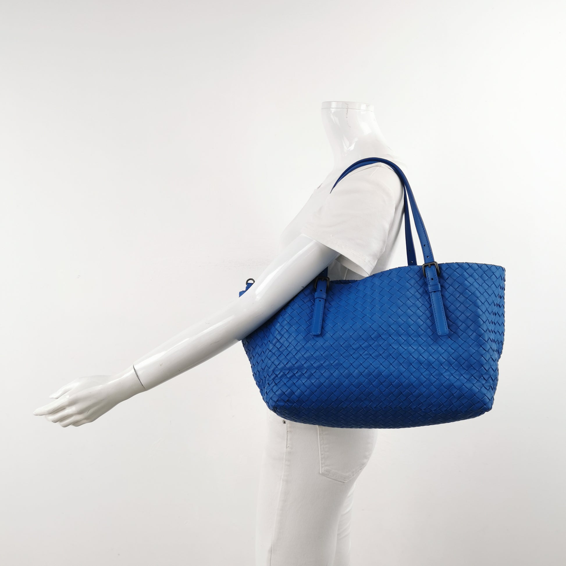 Bottega Veneta Cesta Tote Blue
