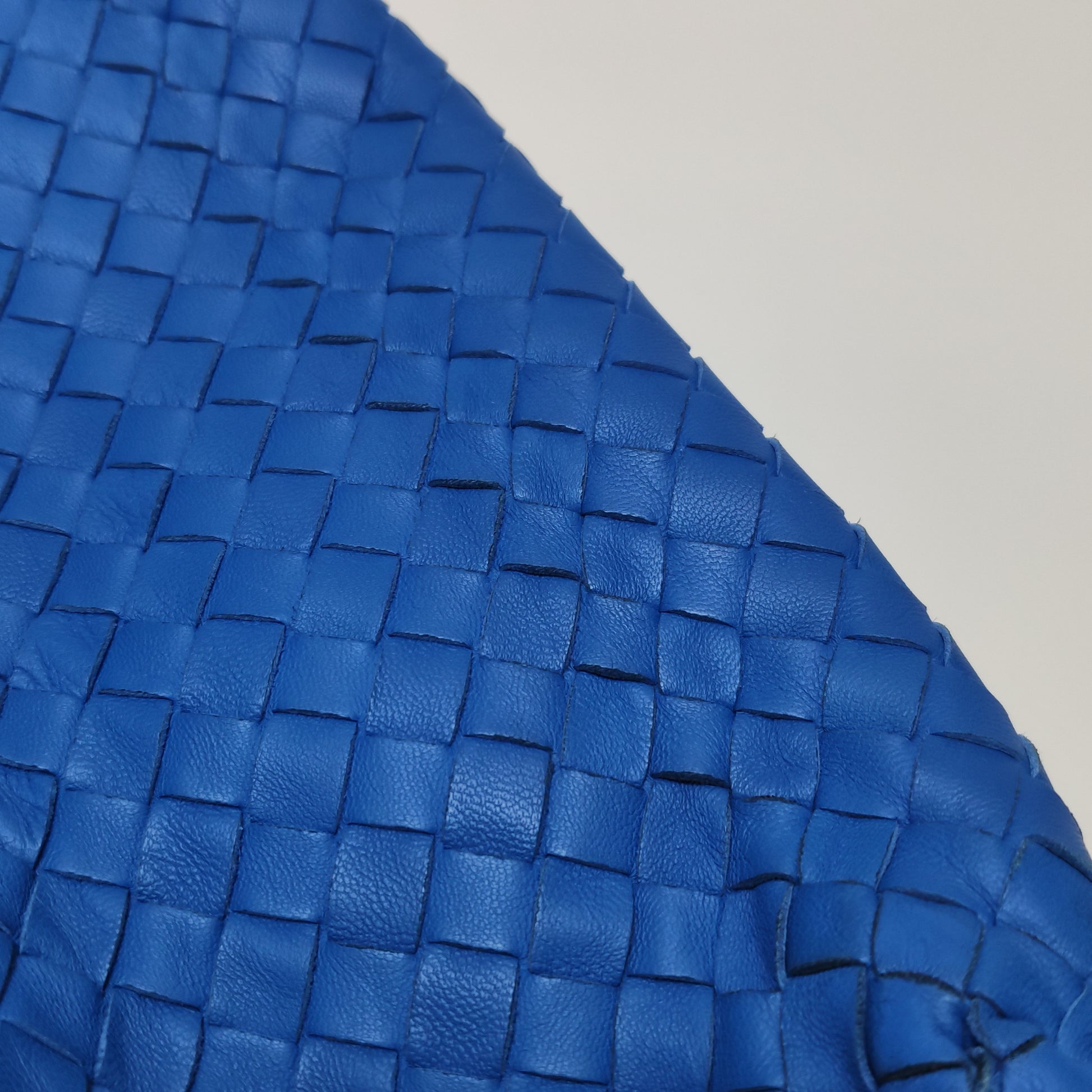 Bottega Veneta Cesta Tote Blue