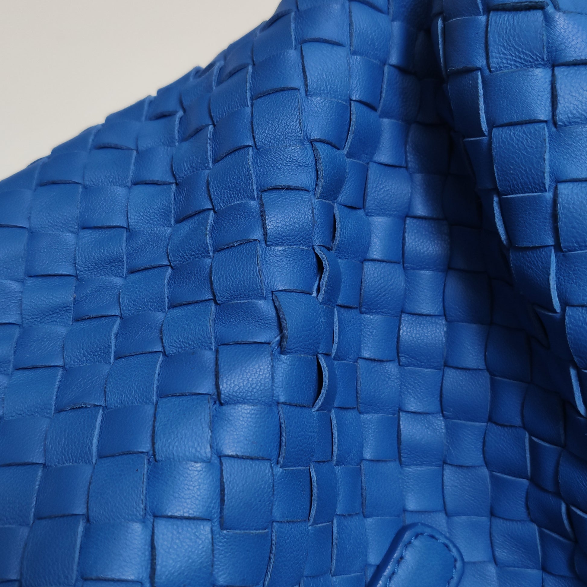 Bottega Veneta Cesta Tote Blue