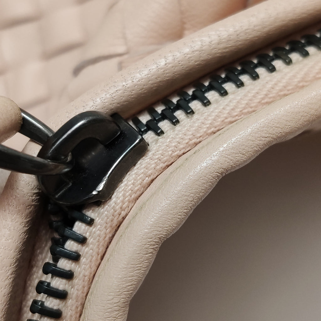 Bottega Veneta Intrecciato Hobo Light Pink