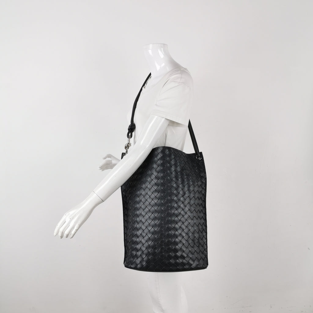 Bottega Veneta Medium Knot Hook Bucket Bag