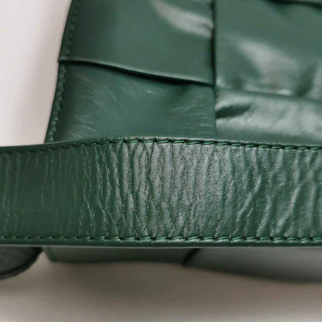 Bottega Veneta Intreccio Paper Calfskin Raintree Green