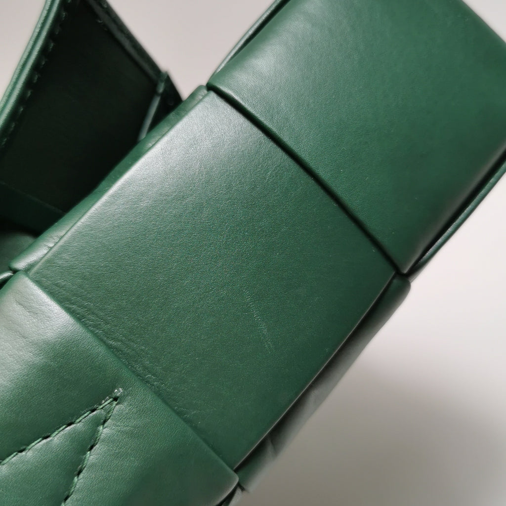 Bottega Veneta Intreccio Paper Calfskin Raintree Green