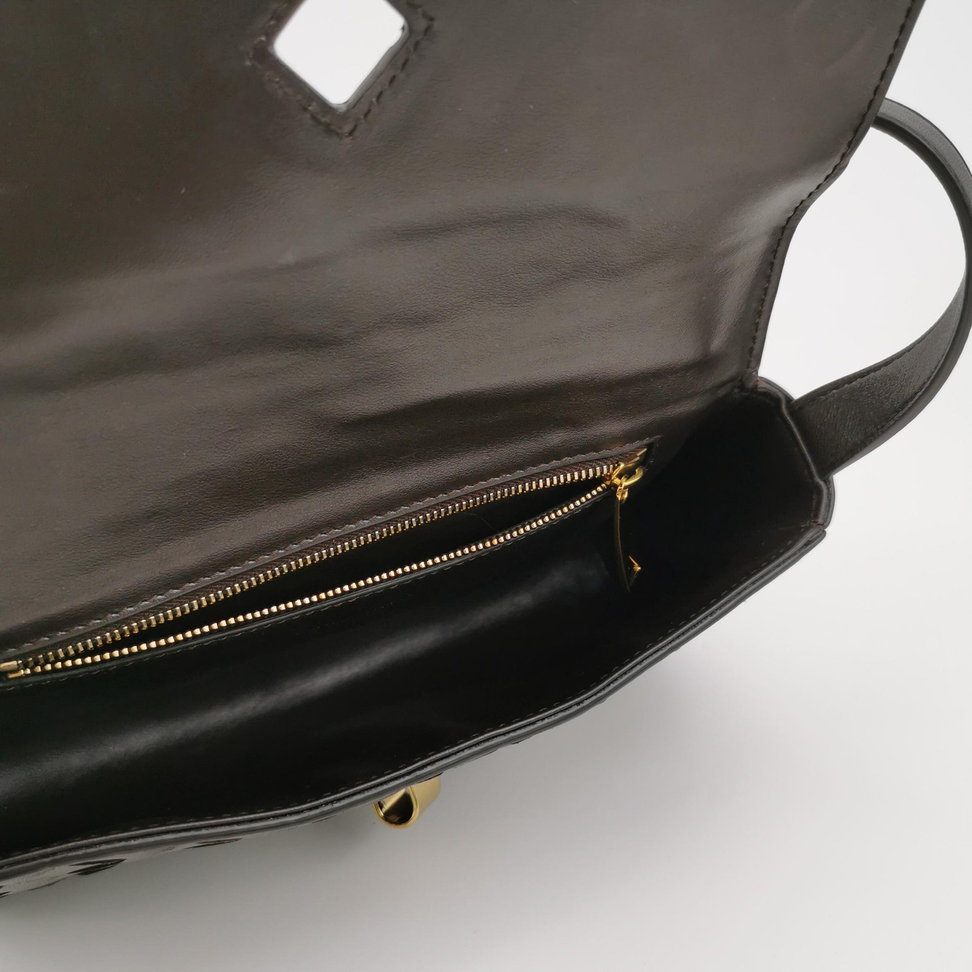 Bottega Veneta Andiamo Crossbody Fondant