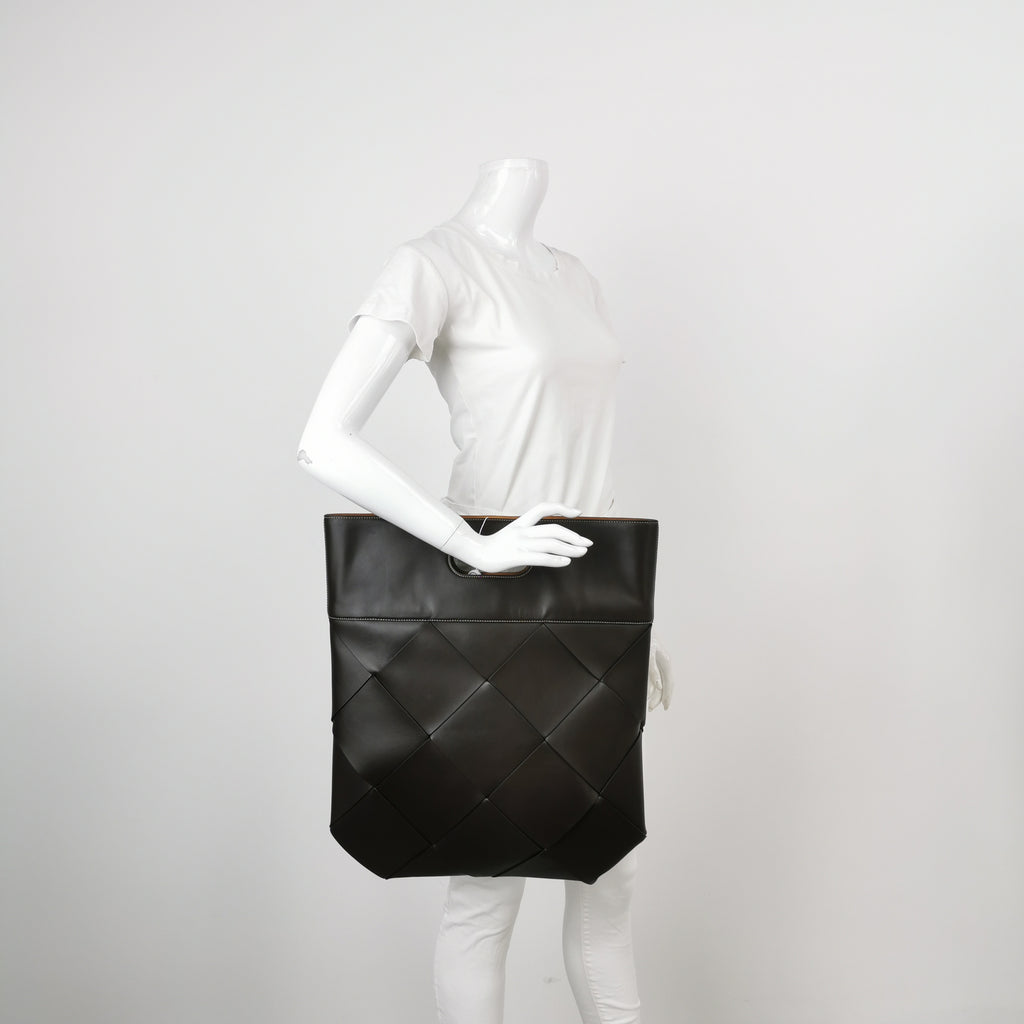 Bottega Veneta Maxi Slip Tote Fondant