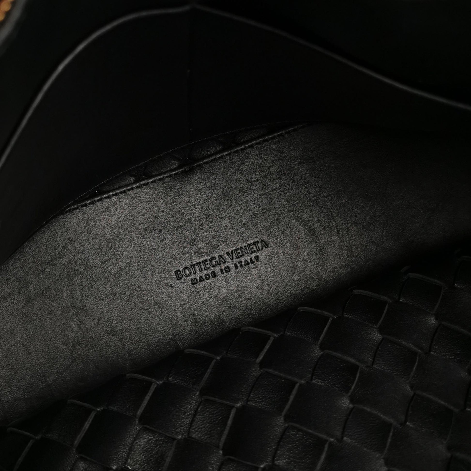 Bottega Veneta Andiamo Medium Black w Certificate of Craft