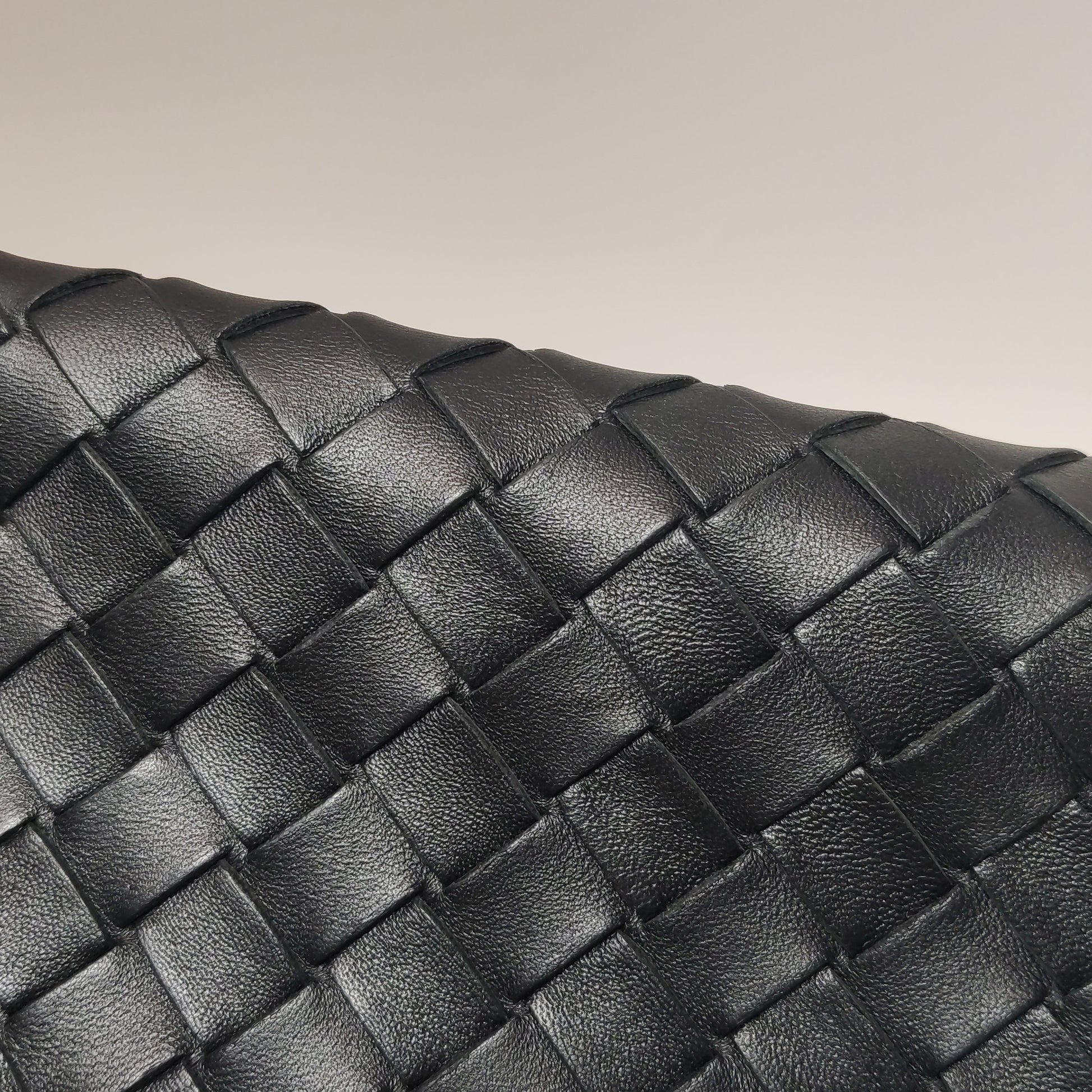 Bottega Veneta Andiamo Medium Black w Certificate of Craft