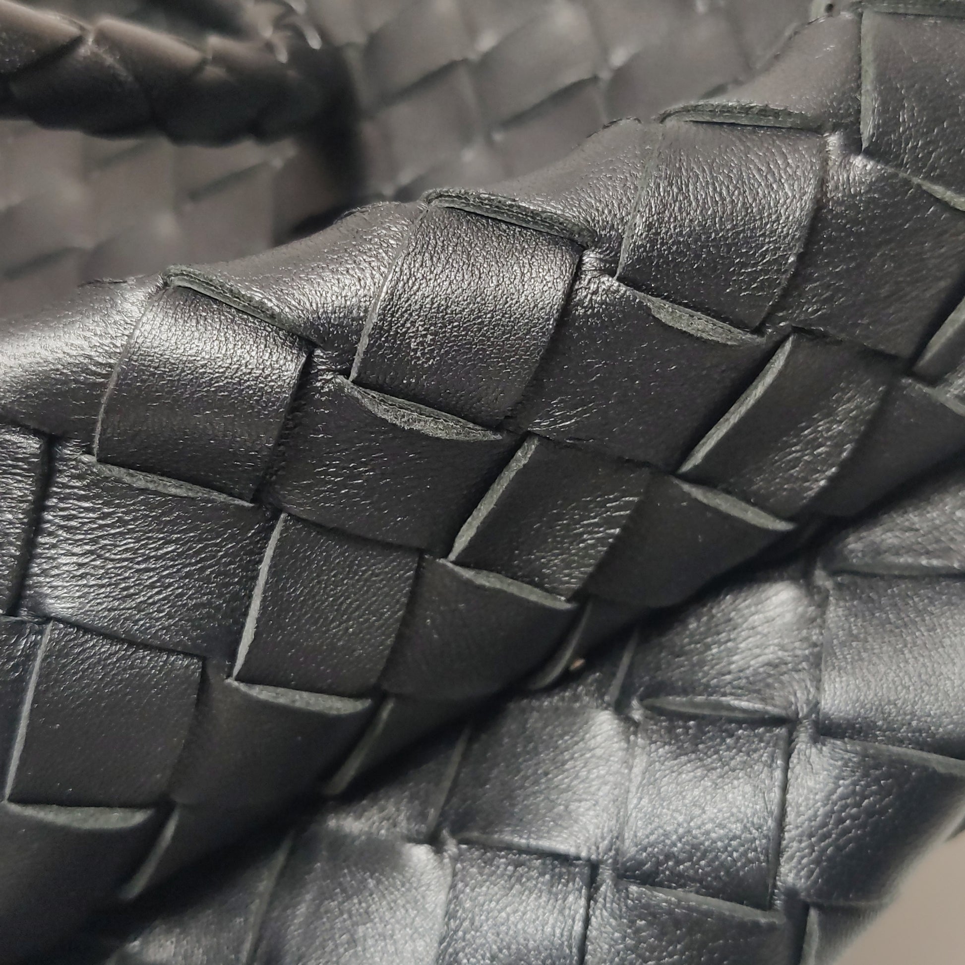 Bottega Veneta Andiamo Medium Black w Certificate of Craft