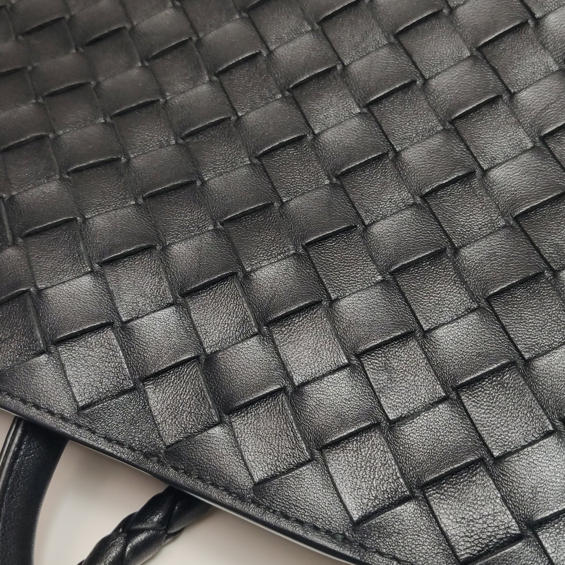 Bottega Veneta Andiamo Medium Black w Certificate of Craft