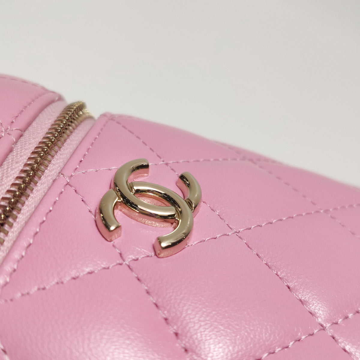 Chanel Quilted Ruched Handle Vanity Case Lambskin Pink