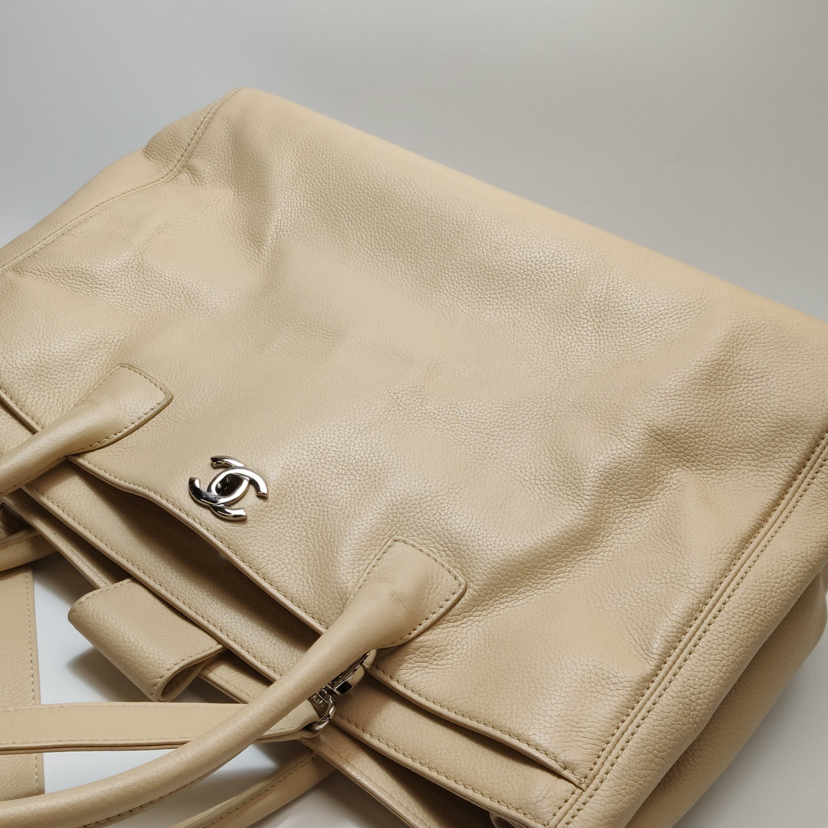 Chanel Executive Cerf Tote Beige Caviar
