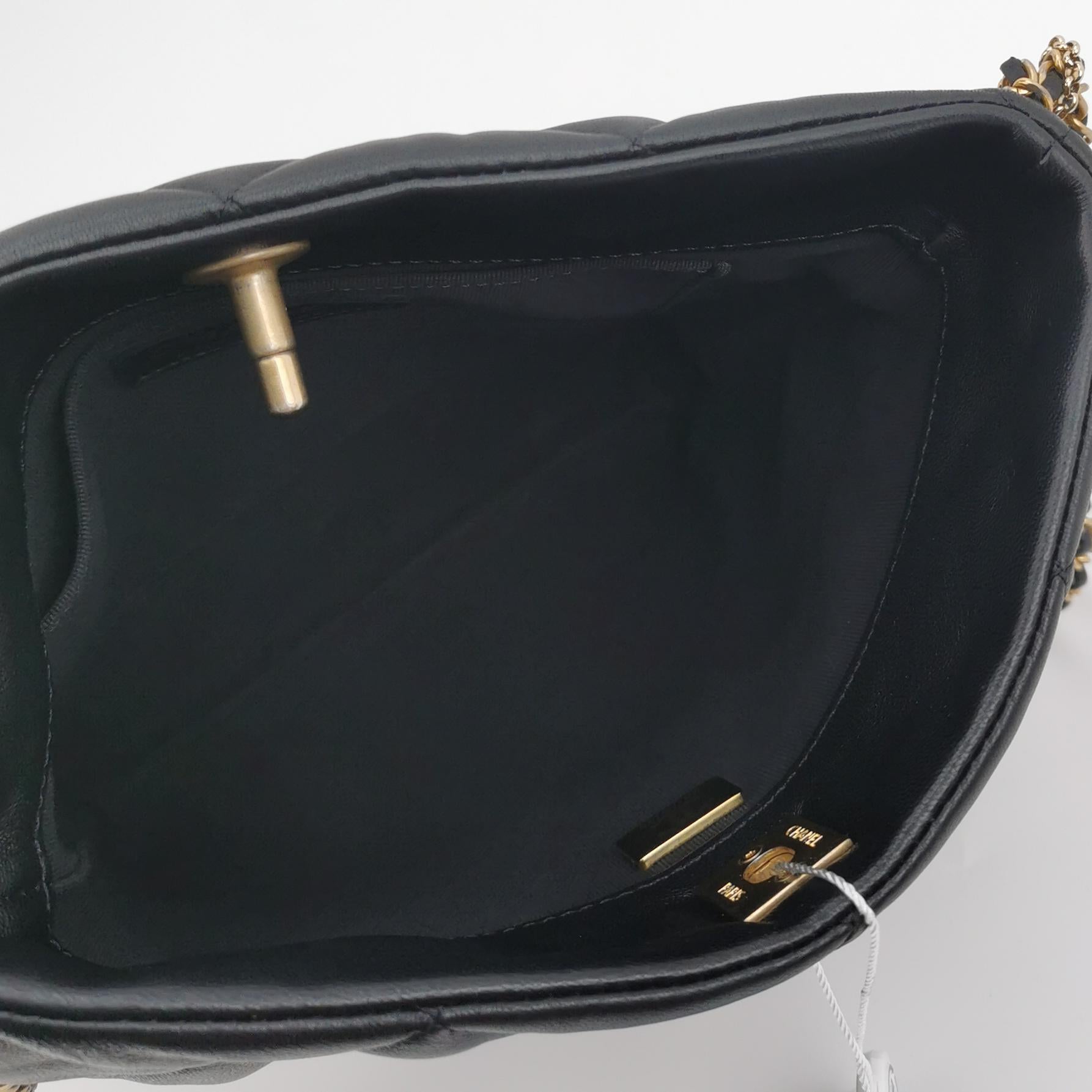 Chanel Crush on Chains Hobo Black
