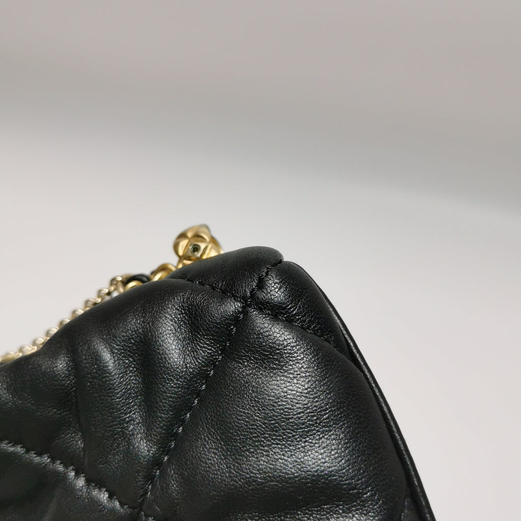 Chanel Crush on Chains Hobo Black