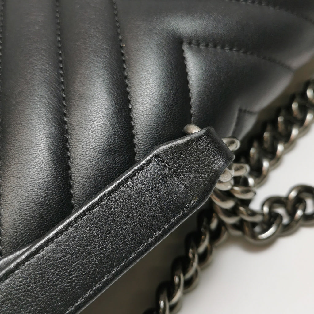 Chanel Boy Medium Chevron Black SHW