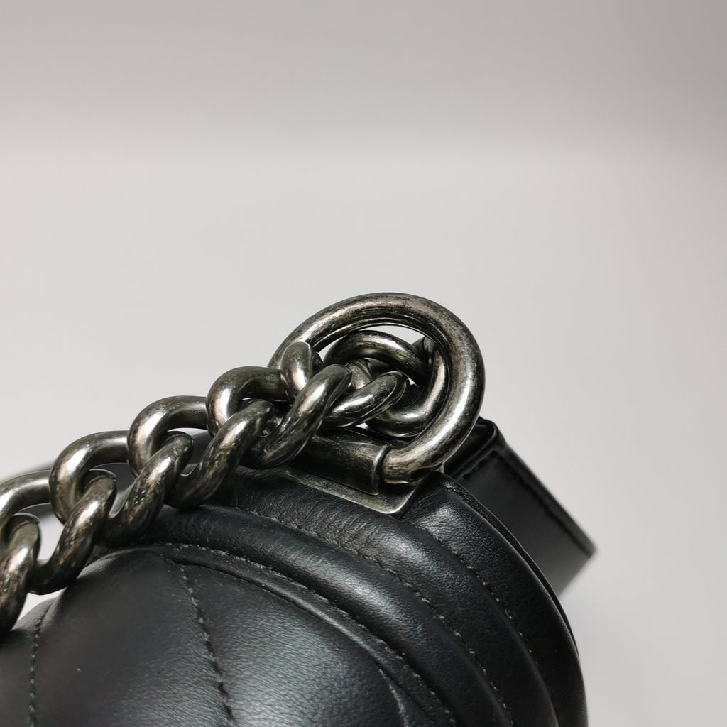 Chanel Boy Medium Chevron Black SHW