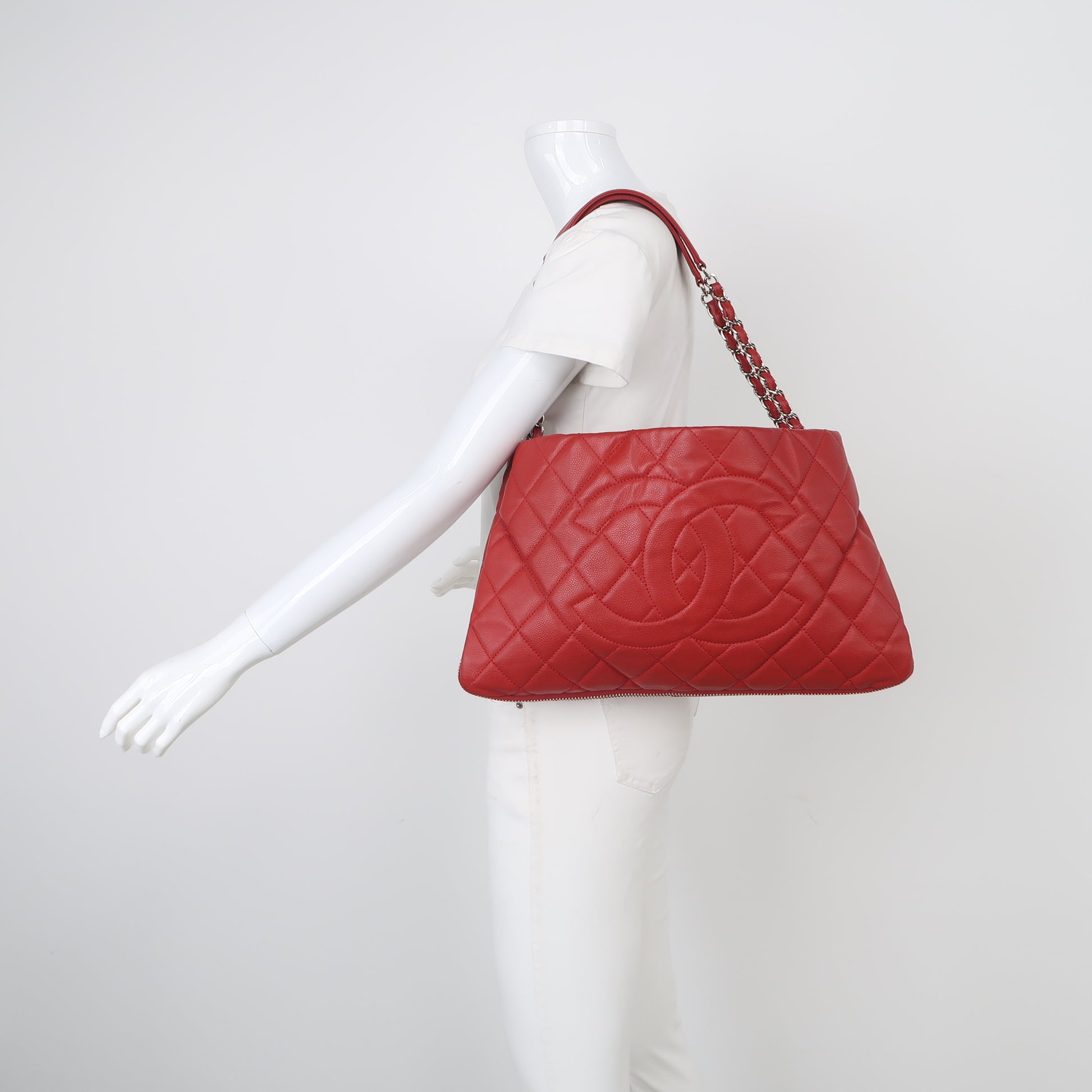 Chanel Timeless CC Expandable Zip Around Tote Red