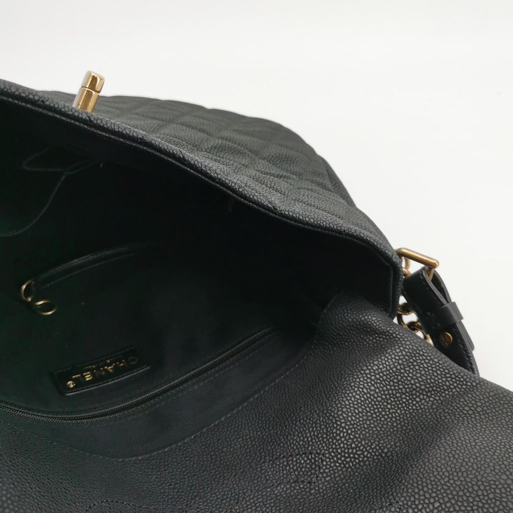 Chanel Country Chic Flap Messenger Bag Caviar Black