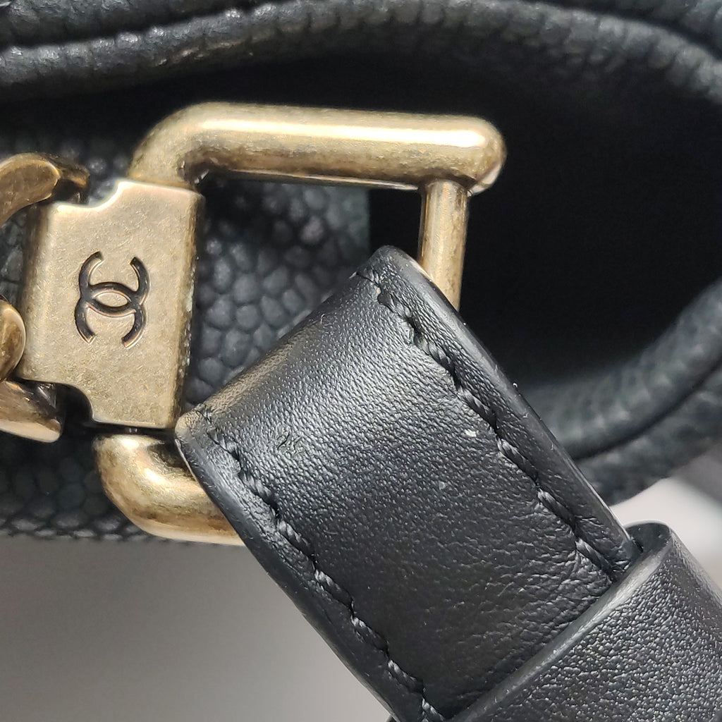 Chanel Country Chic Flap Messenger Bag Caviar Black