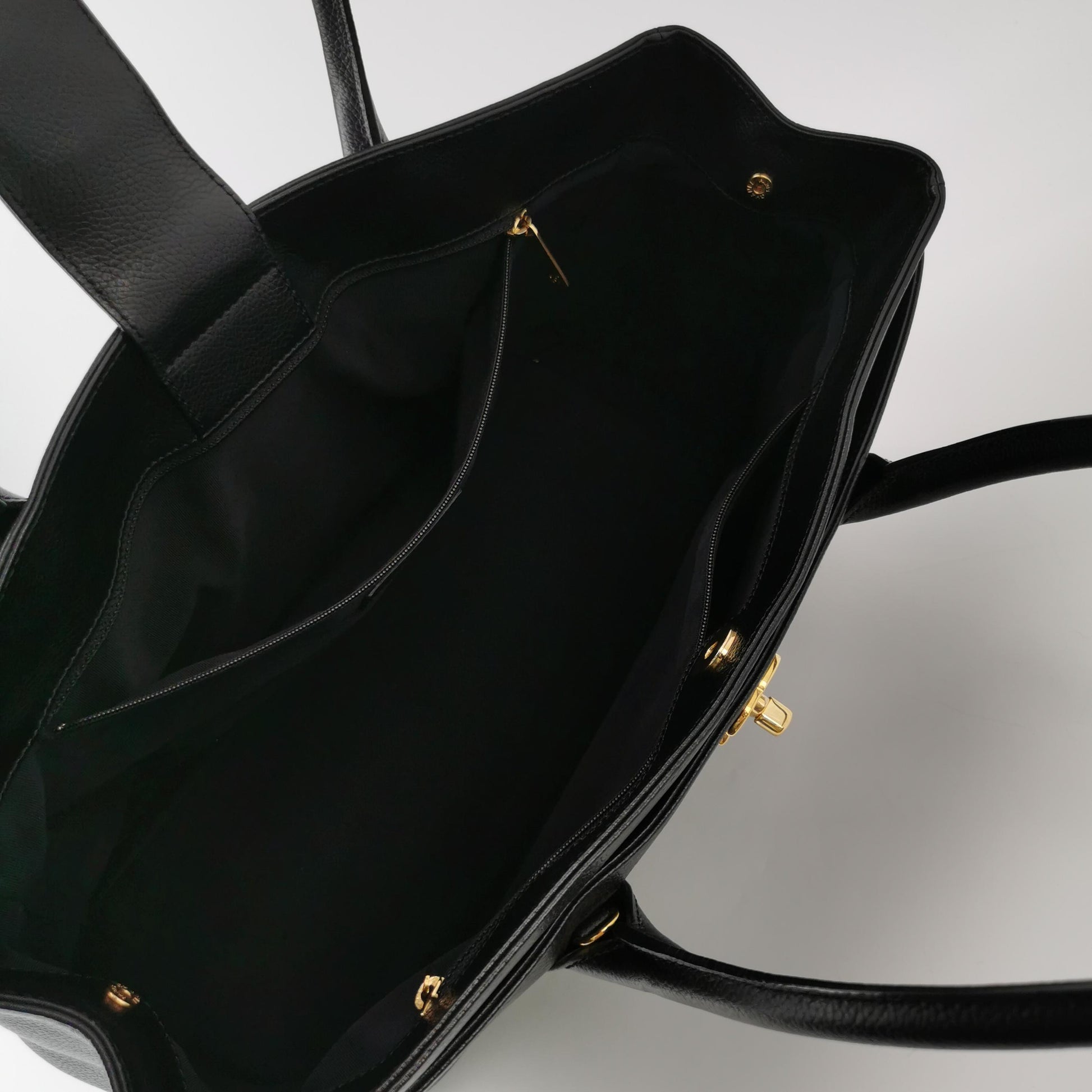 Chanel Cerf Tote Medium