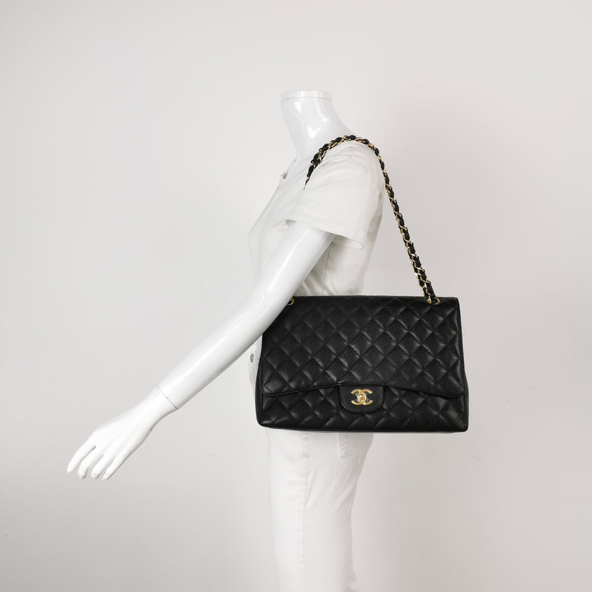 Chanel Single Flap Maxi Caviar GHW