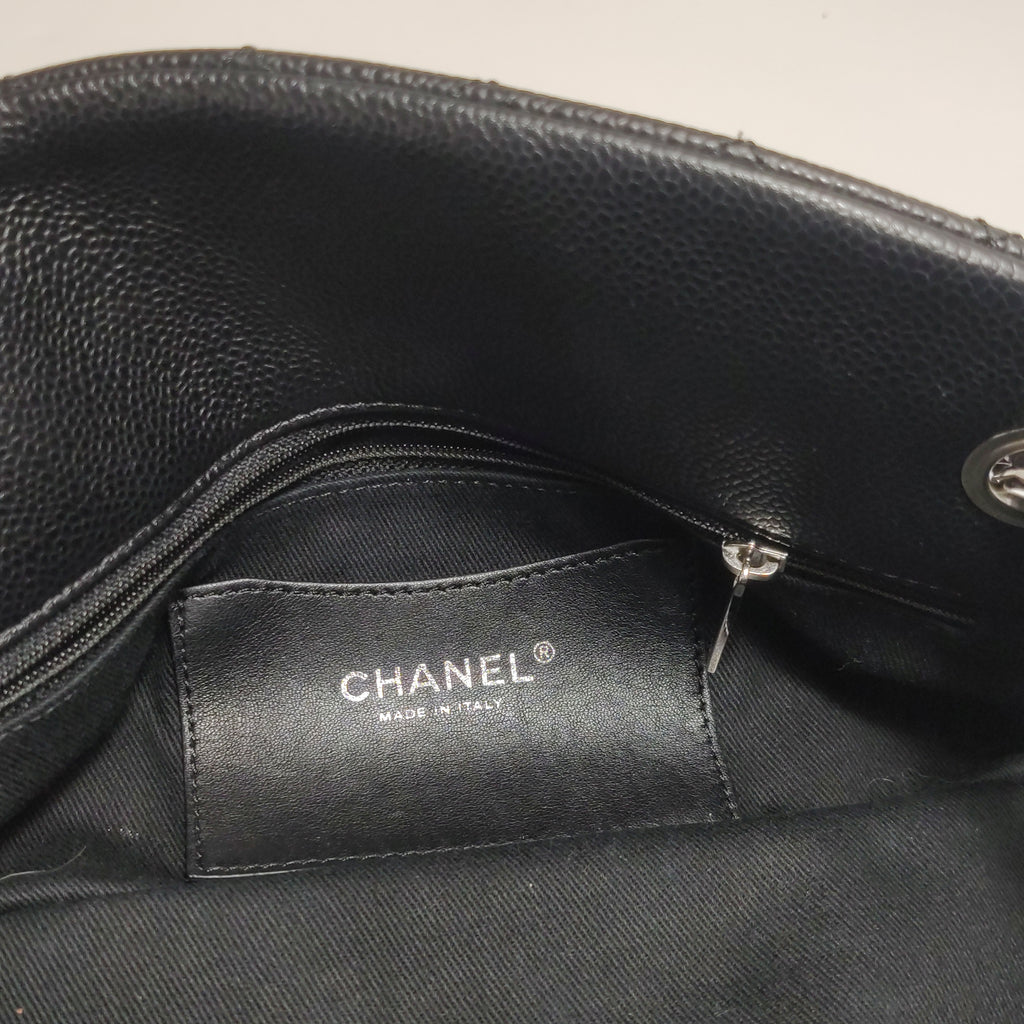 Chanel Mademoiselle Caviar Black