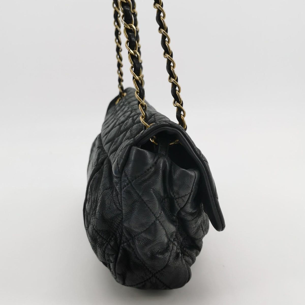 Chanel Chic Quilt Flap Bag Lambskin Black